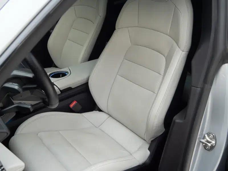 2019 Taycan 4S — миниатюра 26