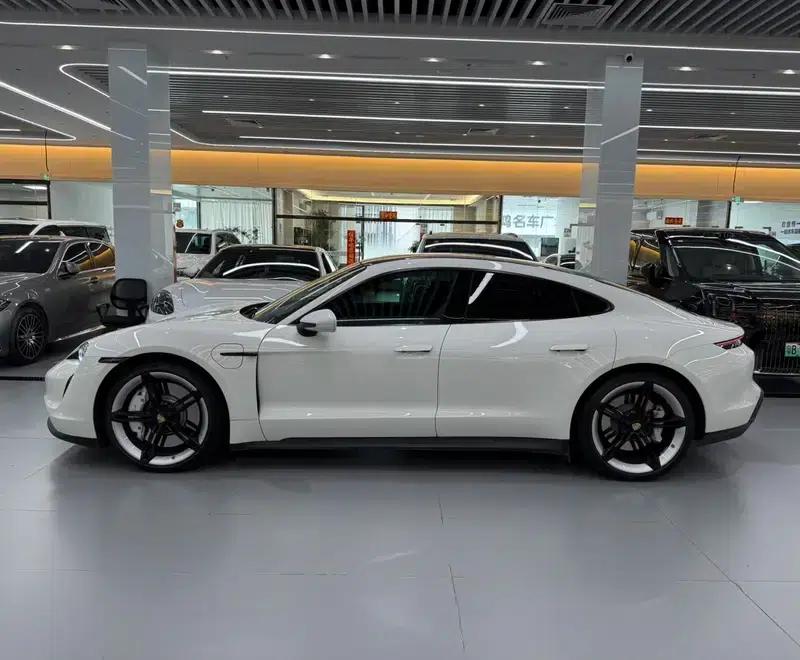 2022 Taycan Facelift — миниатюра 4