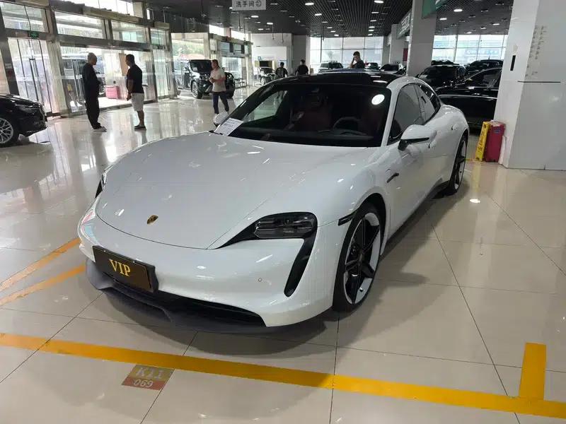 2022 Taycan 4S — миниатюра 1