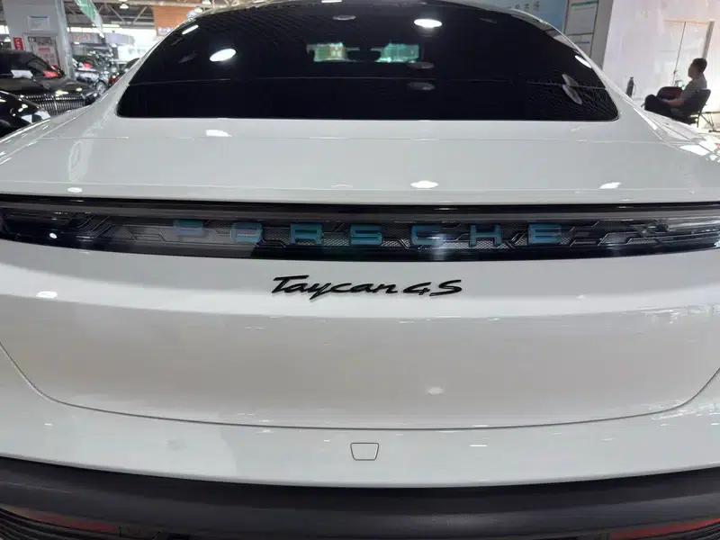 2022 Taycan 4S — миниатюра 16