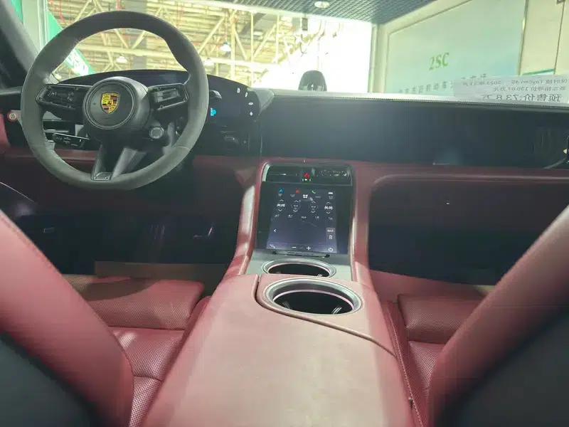 2022 Taycan 4S — миниатюра 19