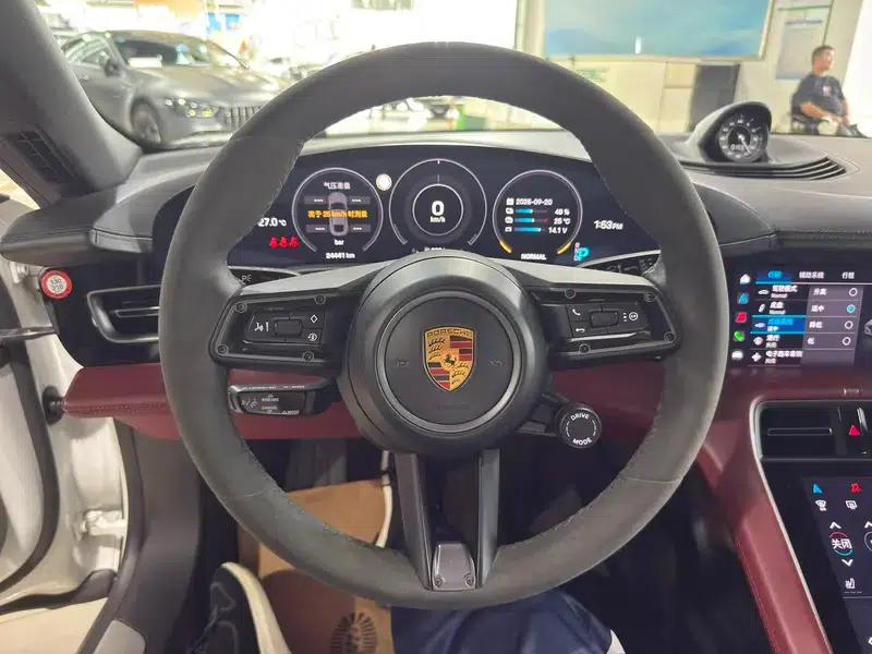 2022 Taycan 4S — миниатюра 22