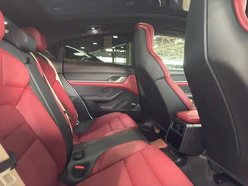 2022 Taycan 4S — миниатюра 26