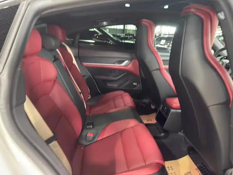 2022 Taycan 4S — миниатюра 28