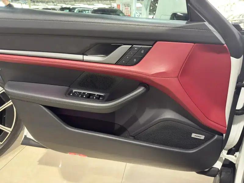 2022 Taycan 4S — миниатюра 8
