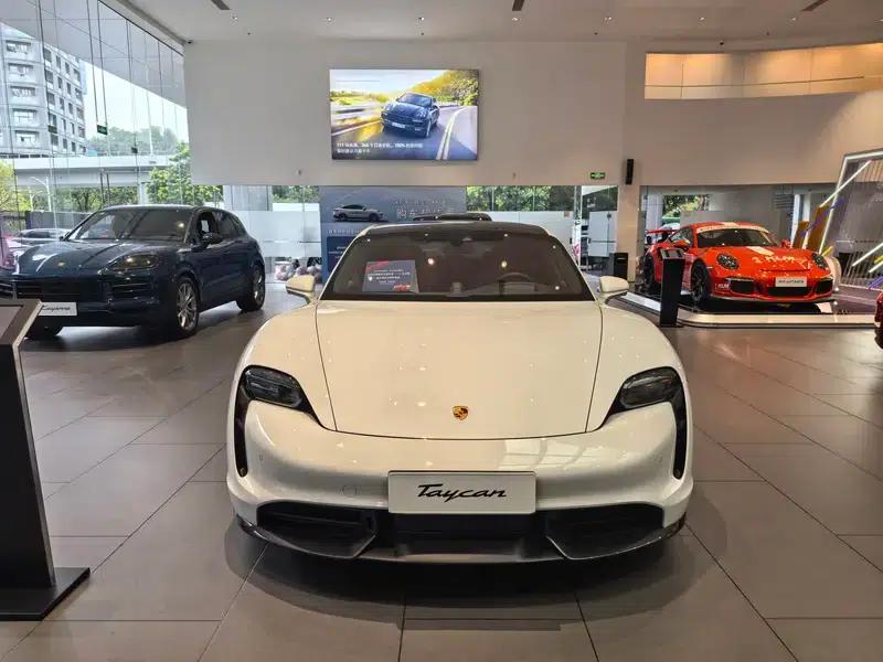 2022 Taycan Facelift: Taycan Turbo S — миниатюра 2