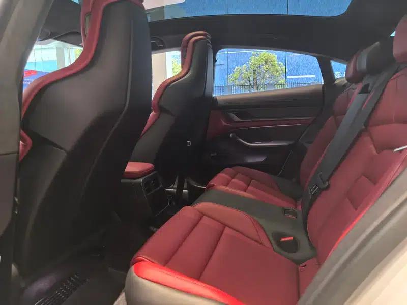 2022 Taycan Facelift: Taycan Turbo S — миниатюра 11