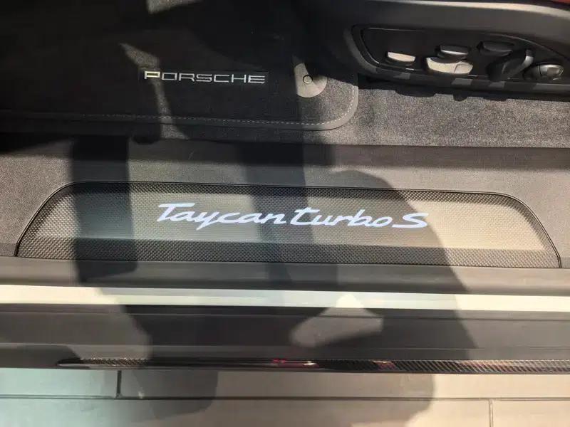 2022 Taycan Facelift: Taycan Turbo S — миниатюра 5