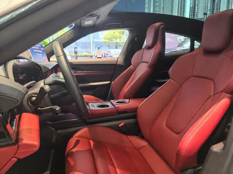 2022 Taycan Facelift: Taycan Turbo S — миниатюра 10