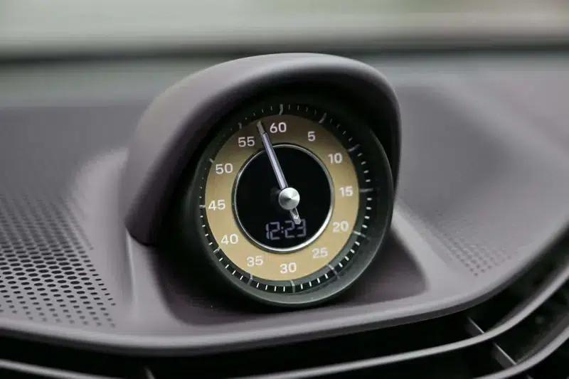 2022 Taycan 4S — миниатюра 11