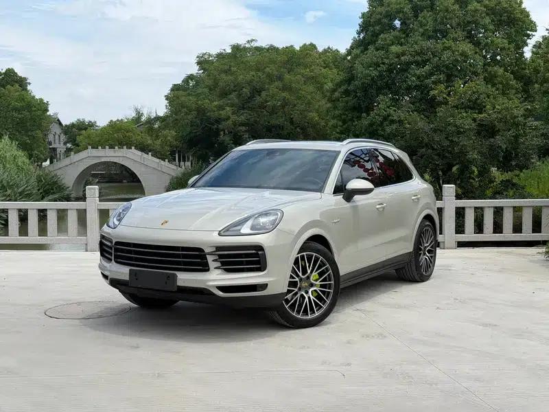 2022 Cayenne E-Hybrid 2.0T Platinum Edition — миниатюра 1