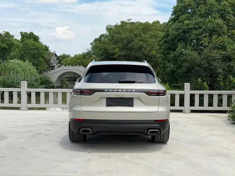 2022 Cayenne E-Hybrid 2.0T Platinum Edition — миниатюра 4