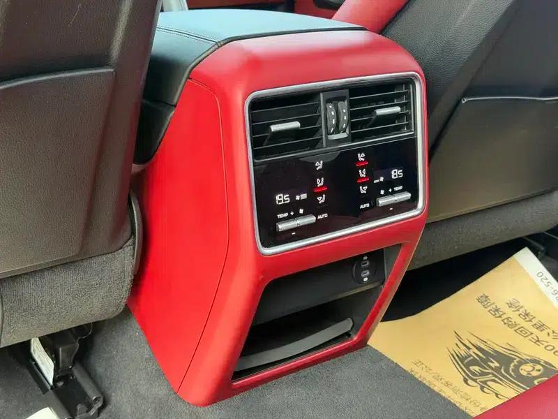 2022 Cayenne E-Hybrid 2.0T Platinum Edition — миниатюра 7