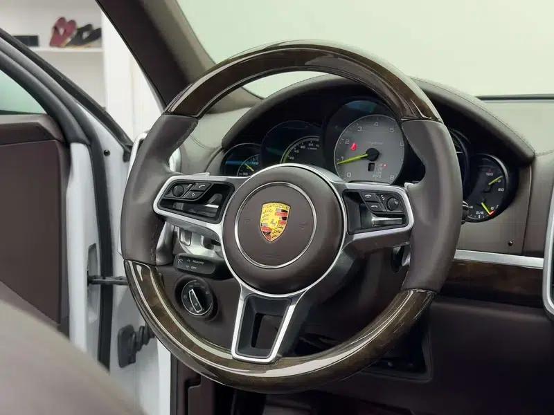 Cayenne E-Hybrid 2016 Cayenne S E-Hybrid 3.0T — миниатюра 15