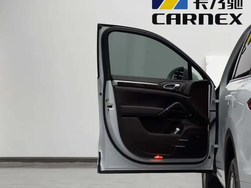 Cayenne E-Hybrid 2016 Cayenne S E-Hybrid 3.0T — миниатюра 20