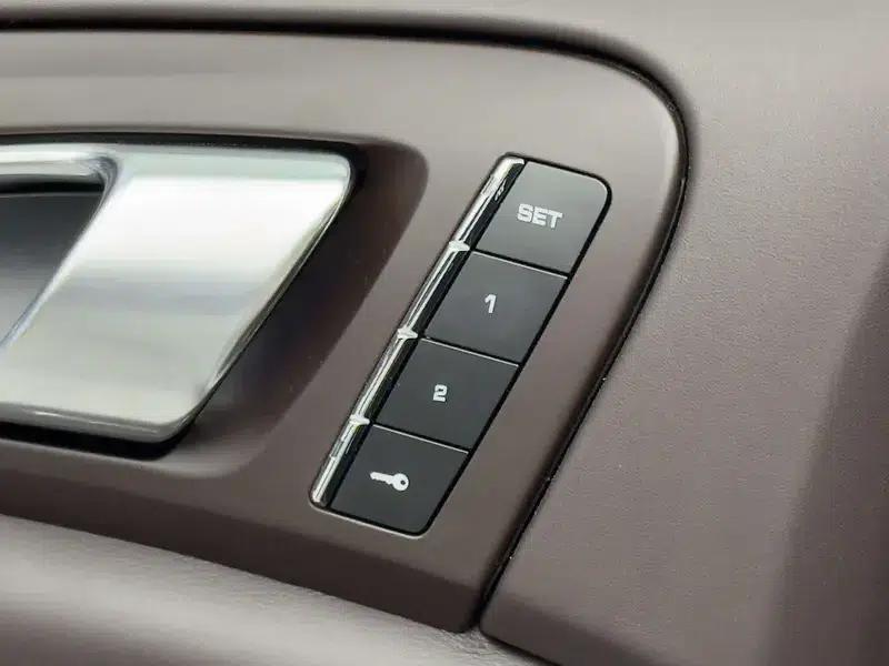Cayenne E-Hybrid 2016 Cayenne S E-Hybrid 3.0T — миниатюра 9
