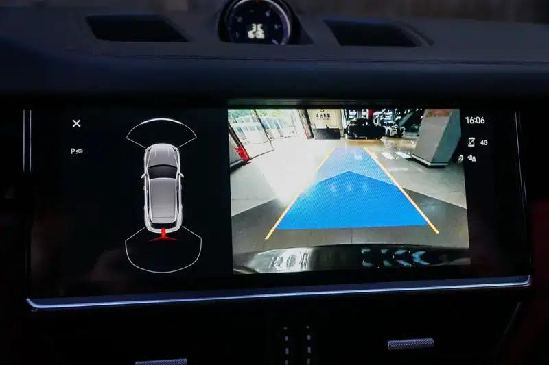 Cayenne E-Hybrid 2023 Cayenne E-Hybrid 2.0T — миниатюра 11