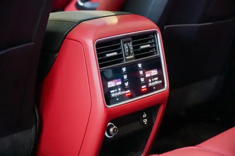 Cayenne E-Hybrid 2023 Cayenne E-Hybrid 2.0T — миниатюра 13