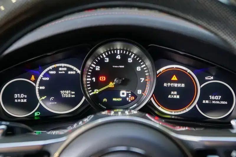 Cayenne E-Hybrid 2023 Cayenne E-Hybrid 2.0T — миниатюра 16