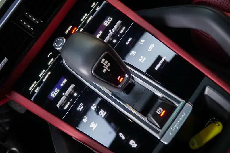Cayenne E-Hybrid 2023 Cayenne E-Hybrid 2.0T — миниатюра 18