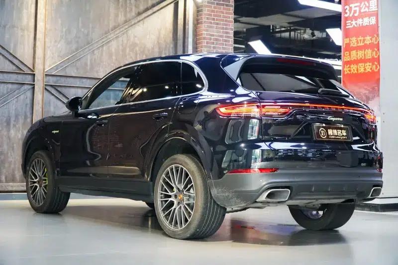 Cayenne E-Hybrid 2023 Cayenne E-Hybrid 2.0T — миниатюра 4