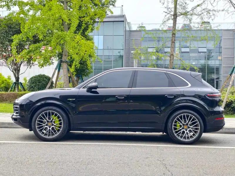 Cayenne E-Hybrid 2020 Cayenne E-Hybrid 2.0T — миниатюра 3
