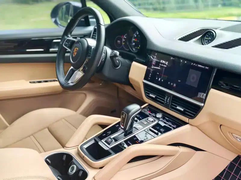 Cayenne E-Hybrid 2020 Cayenne E-Hybrid 2.0T — миниатюра 7