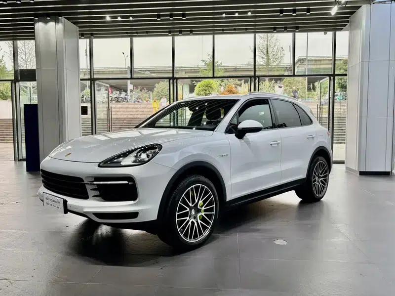 Cayenne E-Hybrid 2019 Cayenne E-Hybrid 2.0T — миниатюра 1