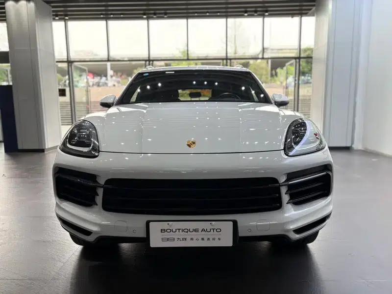 Cayenne E-Hybrid 2019 Cayenne E-Hybrid 2.0T — миниатюра 2