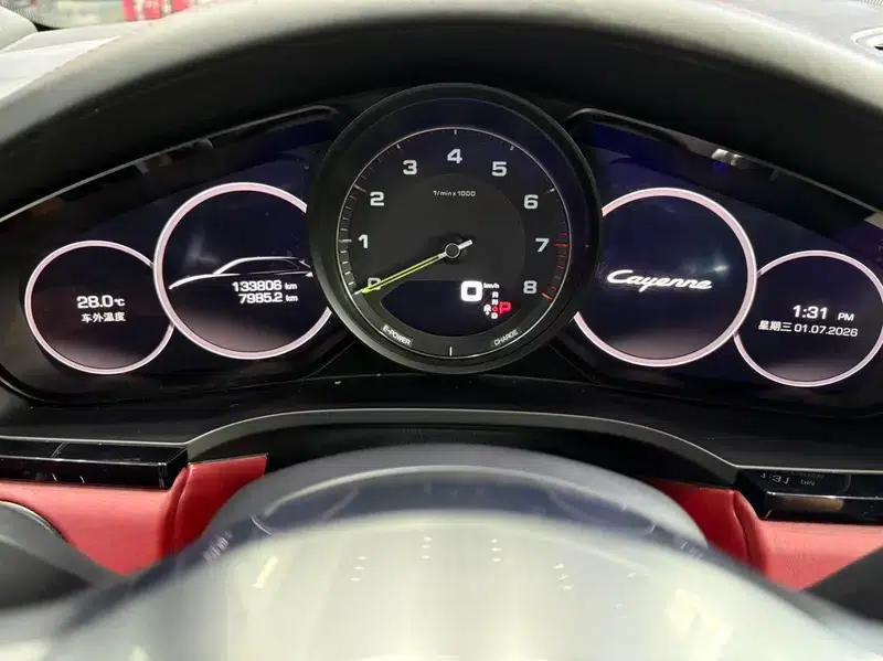 Cayenne E-Hybrid 2019 Cayenne E-Hybrid 2.0T — миниатюра 16
