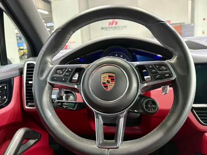 Cayenne E-Hybrid 2019 Cayenne E-Hybrid 2.0T — миниатюра 17
