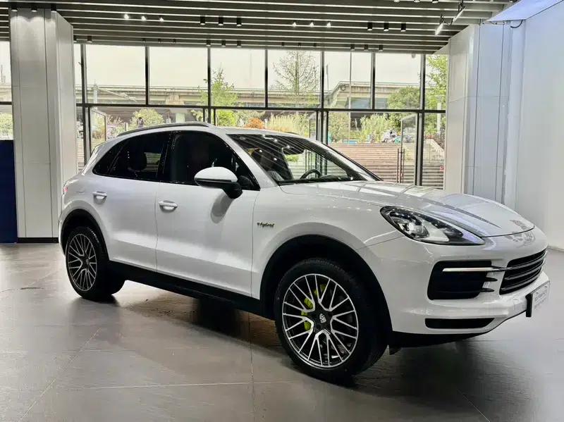 Cayenne E-Hybrid 2019 Cayenne E-Hybrid 2.0T — миниатюра 3