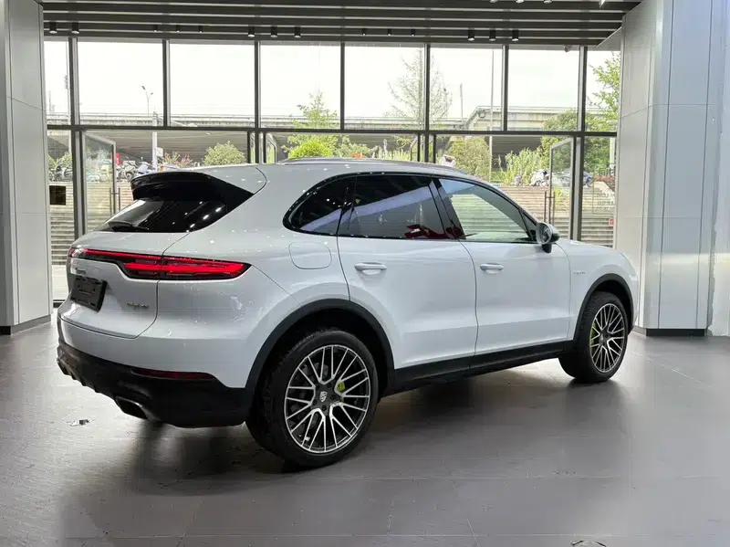 Cayenne E-Hybrid 2019 Cayenne E-Hybrid 2.0T — миниатюра 6