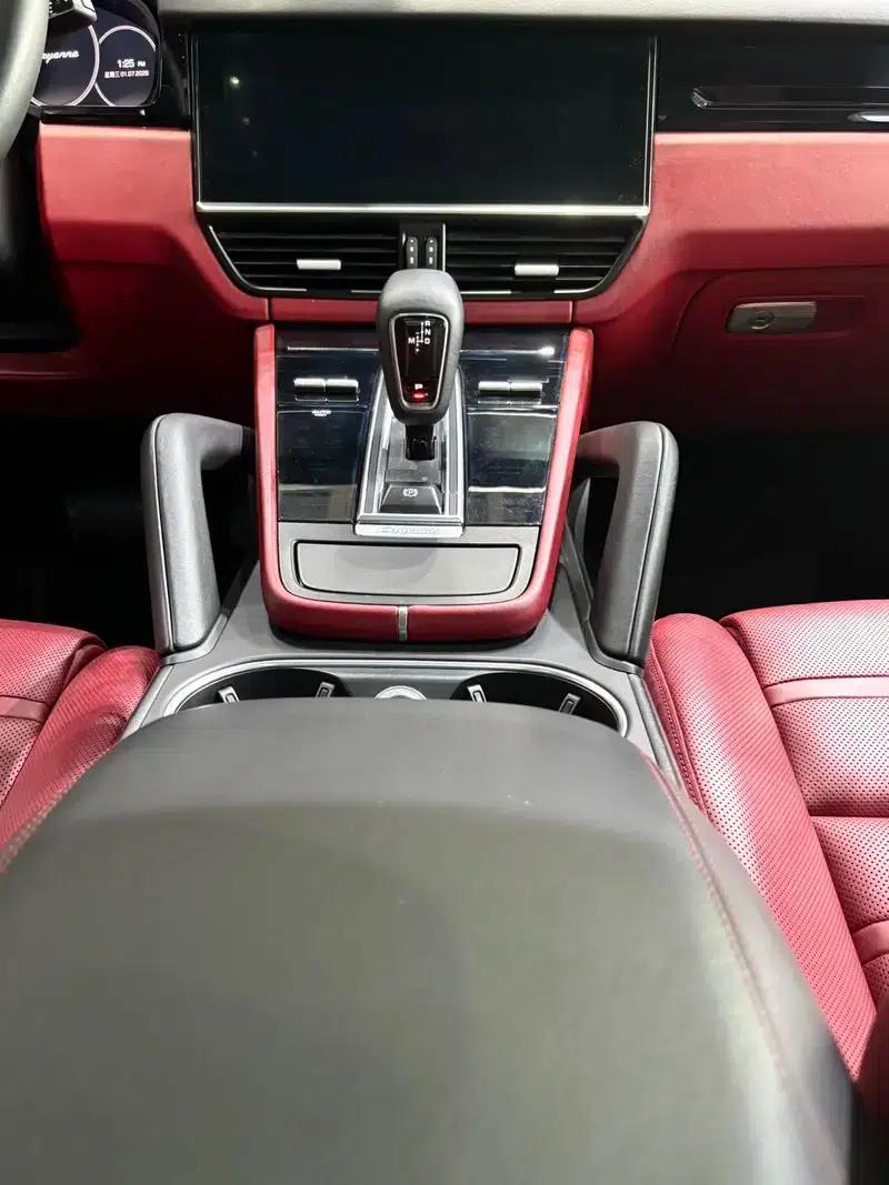Cayenne E-Hybrid 2019 Cayenne E-Hybrid 2.0T — миниатюра 9