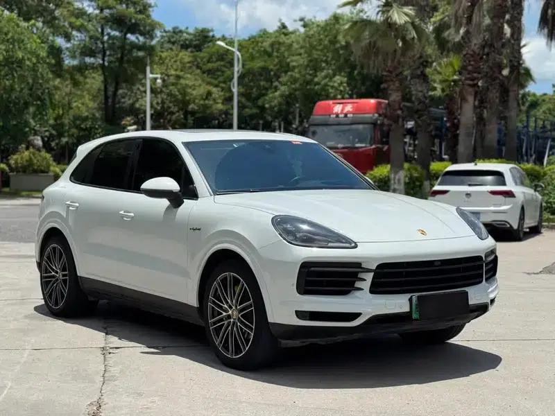 Cayenne E-Hybrid 2023 Cayenne E-Hybrid 2.0T — миниатюра 3