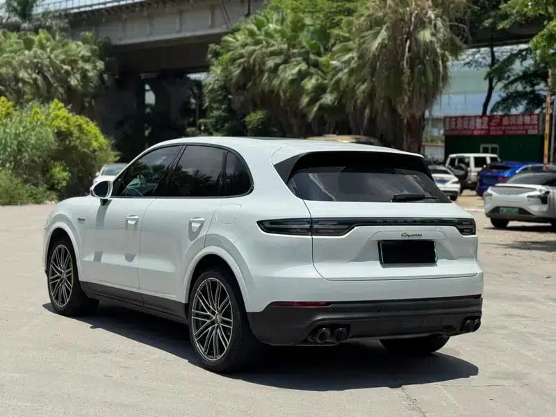 Cayenne E-Hybrid 2023 Cayenne E-Hybrid 2.0T — миниатюра 4