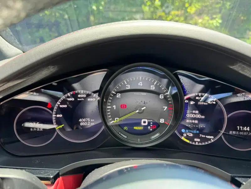 Cayenne E-Hybrid 2023 Cayenne E-Hybrid 2.0T — миниатюра 10