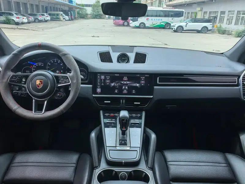 Cayenne E-Hybrid 2019 Cayenne E-Hybrid 2.0T — миниатюра 11