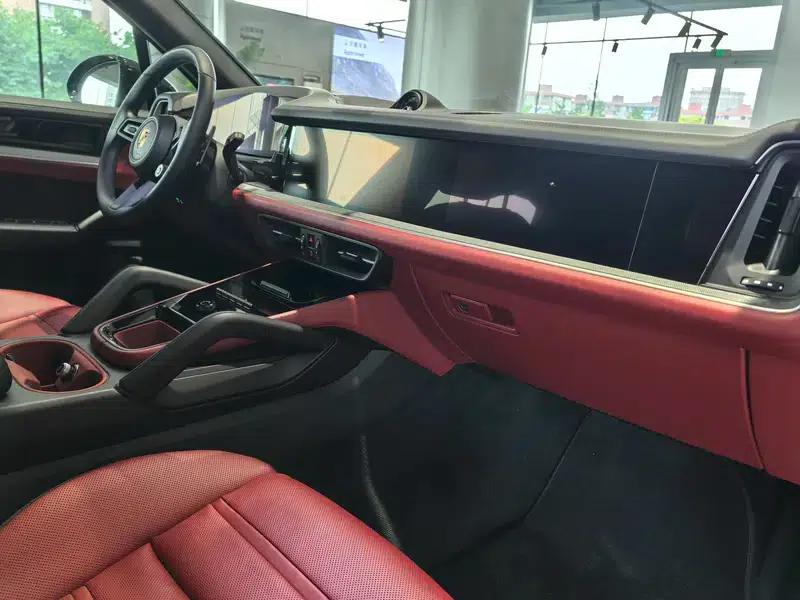 Cayenne E-Hybrid 2024 Cayenne E-Hybrid 2.0T — миниатюра 16