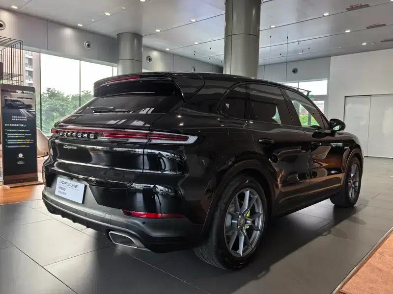 Cayenne E-Hybrid 2024 Cayenne E-Hybrid 2.0T — миниатюра 5