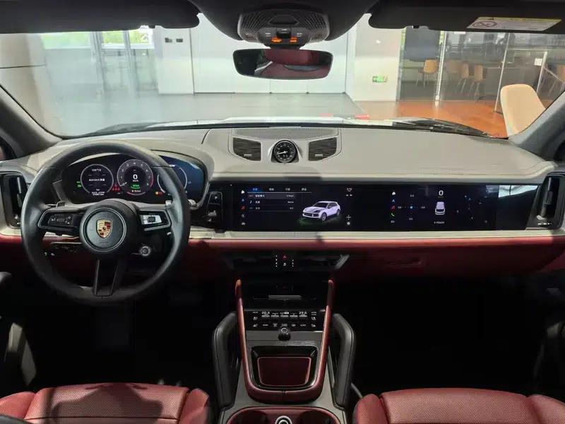 Cayenne E-Hybrid 2024 Cayenne E-Hybrid 2.0T — миниатюра 10