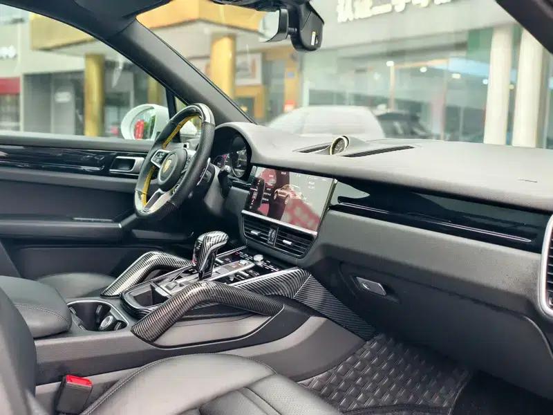Cayenne E-Hybrid 2021 Cayenne E-Hybrid 2.0T — миниатюра 11