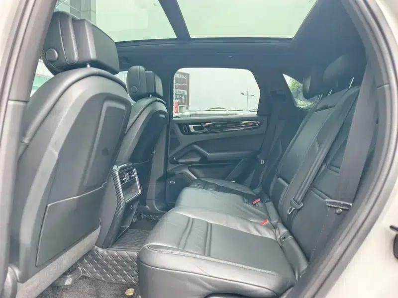Cayenne E-Hybrid 2021 Cayenne E-Hybrid 2.0T — миниатюра 13