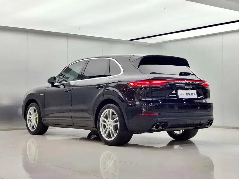 Cayenne E-Hybrid 2021 Cayenne E-Hybrid 2.0T — миниатюра 5