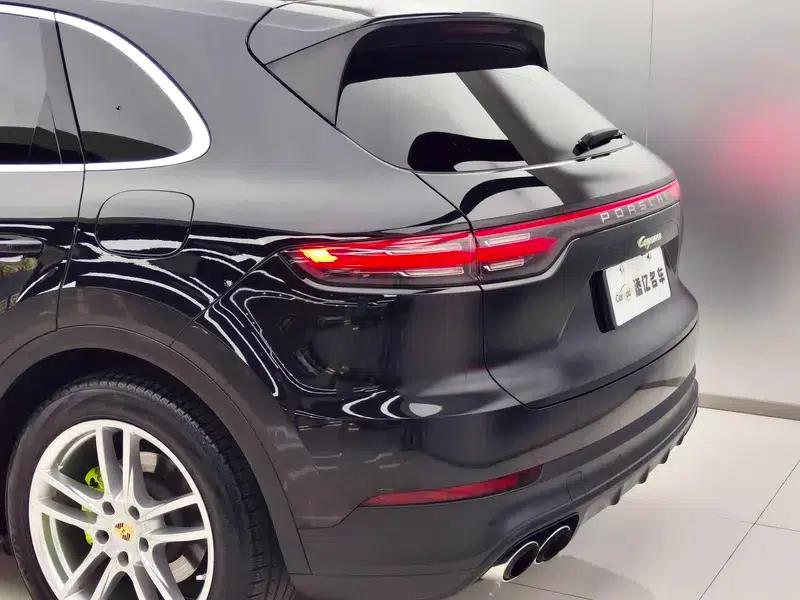 Cayenne E-Hybrid 2021 Cayenne E-Hybrid 2.0T — миниатюра 8