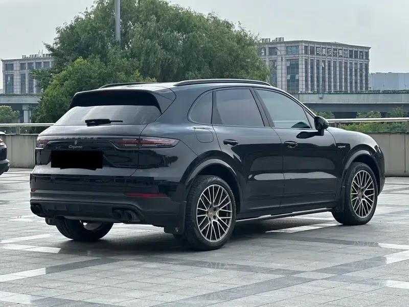 Cayenne E-Hybrid 2023 Cayenne E-Hybrid 2.0T — миниатюра 6
