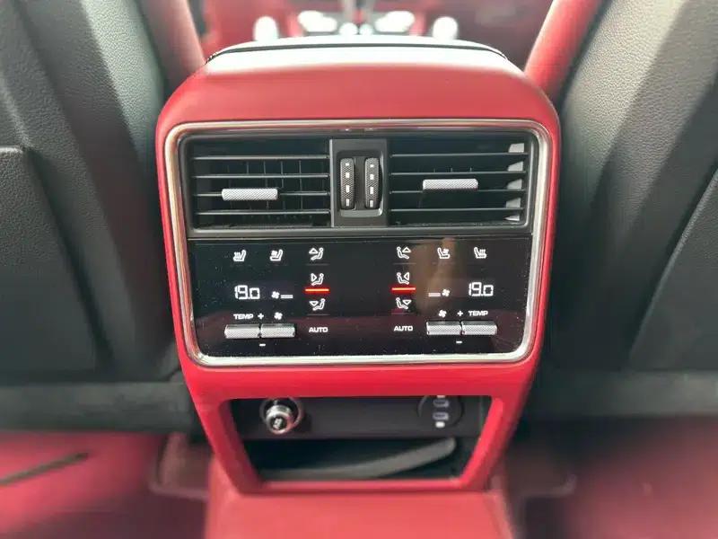 Cayenne E-Hybrid 2023 Cayenne E-Hybrid 2.0T — миниатюра 7