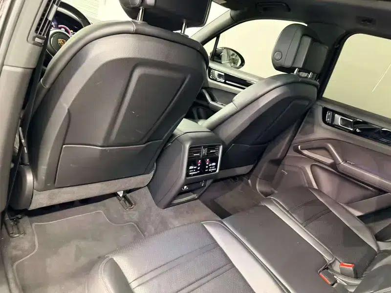2022 Cayenne E-Hybrid 2.0T Platinum Edition — миниатюра 17