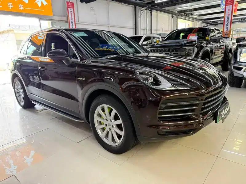 Cayenne E-Hybrid 2019 Cayenne E-Hybrid 2.0T — миниатюра 3