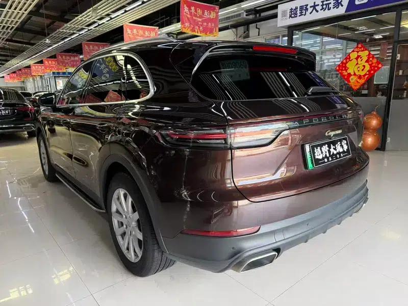 Cayenne E-Hybrid 2019 Cayenne E-Hybrid 2.0T — миниатюра 4